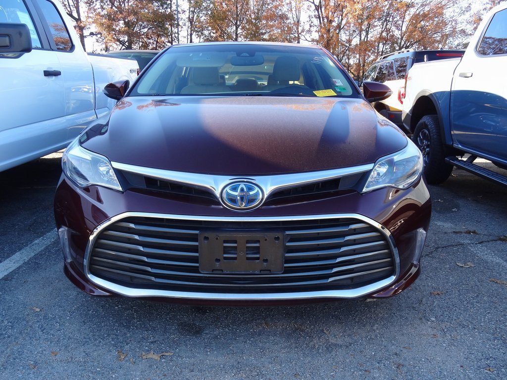 Used 2018 Toyota Avalon Limited image 2