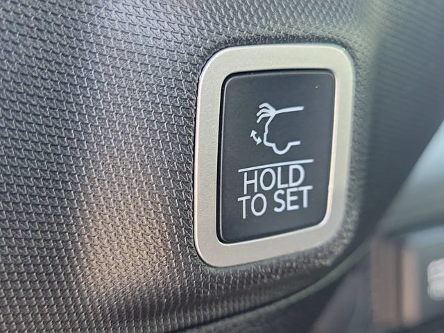 Used 2024 Jeep Grand Cherokee Overland AWD/4WD image 11