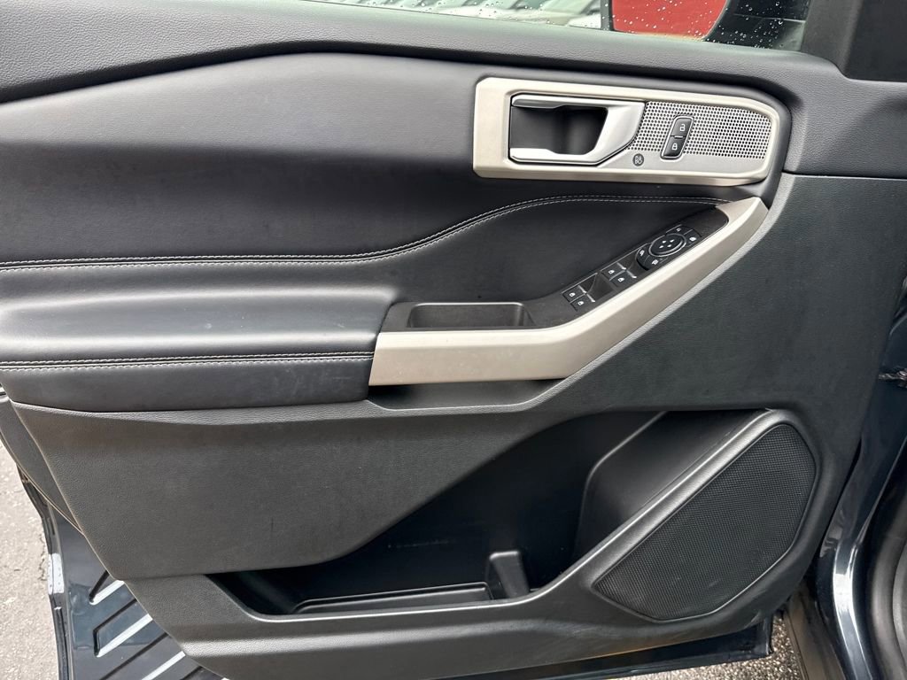 Certified 2023 Ford Explorer XLT w/ Equipment Group 202A image 17