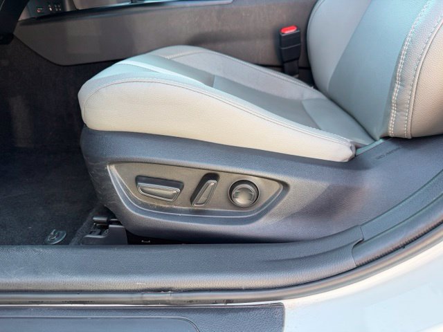 Used 2025 Toyota Camry SE w/ Convenience Package FWD image 10