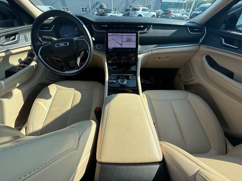 Used 2021 Jeep Grand Cherokee L Limited AWD/4WD image 18
