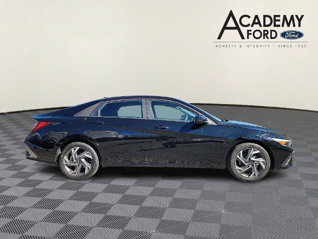 Used 2025 Hyundai Elantra Sport FWD image 7