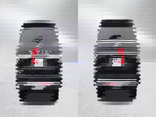 Certified 2024 Ford Expedition XLT image 4