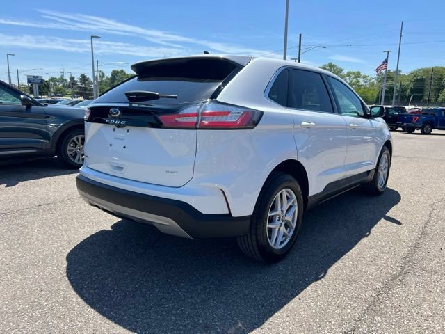 Certified 2024 Ford Edge SEL w/ Convenience Package AWD/4WD image 4