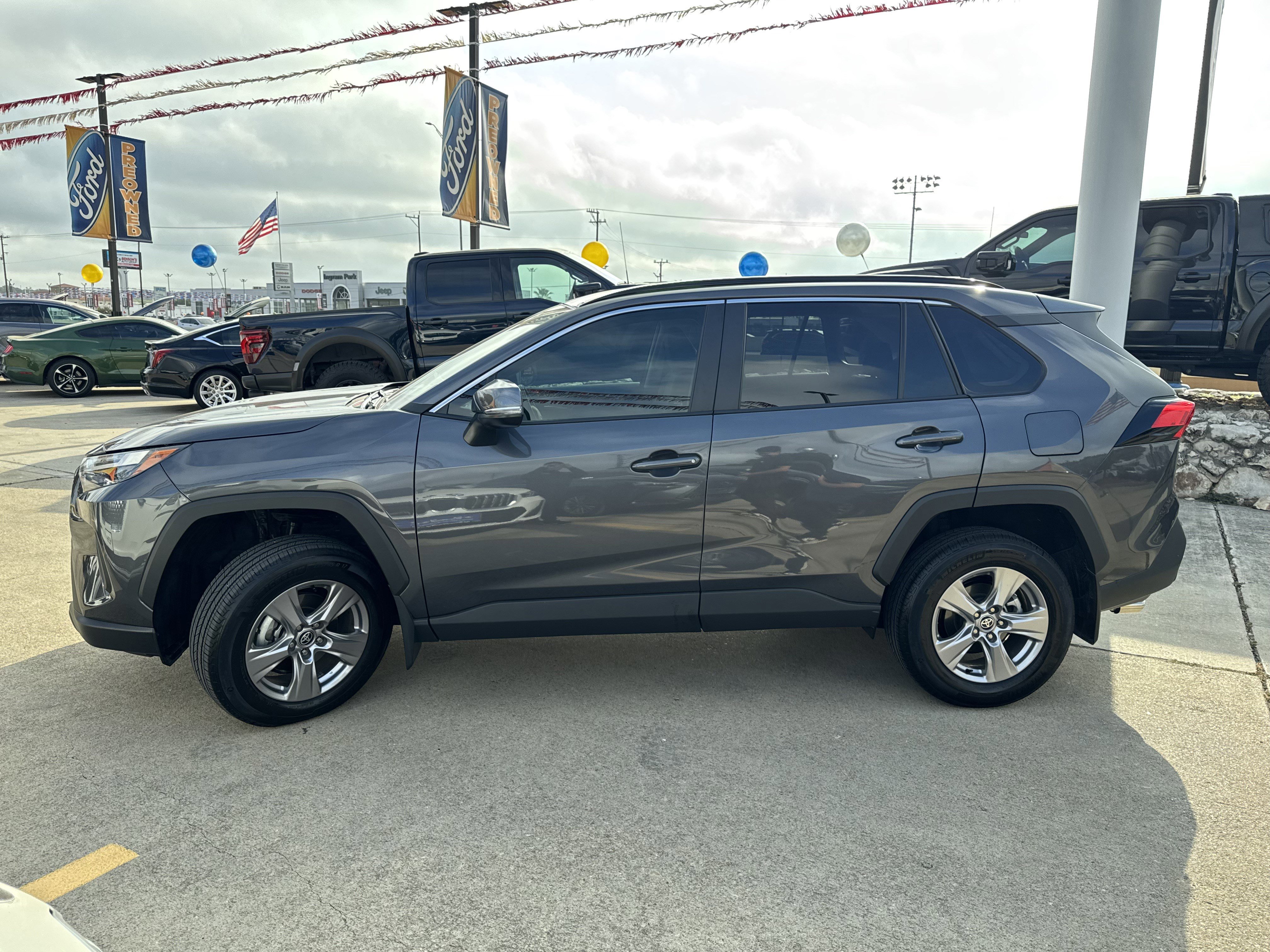 Used 2025 Toyota RAV4 XLE image 8