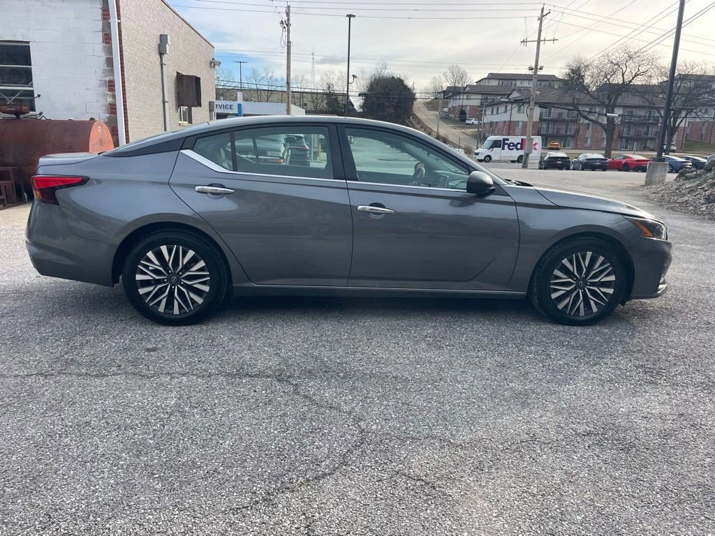 Used 2024 Nissan Altima 2.5 SV image 6