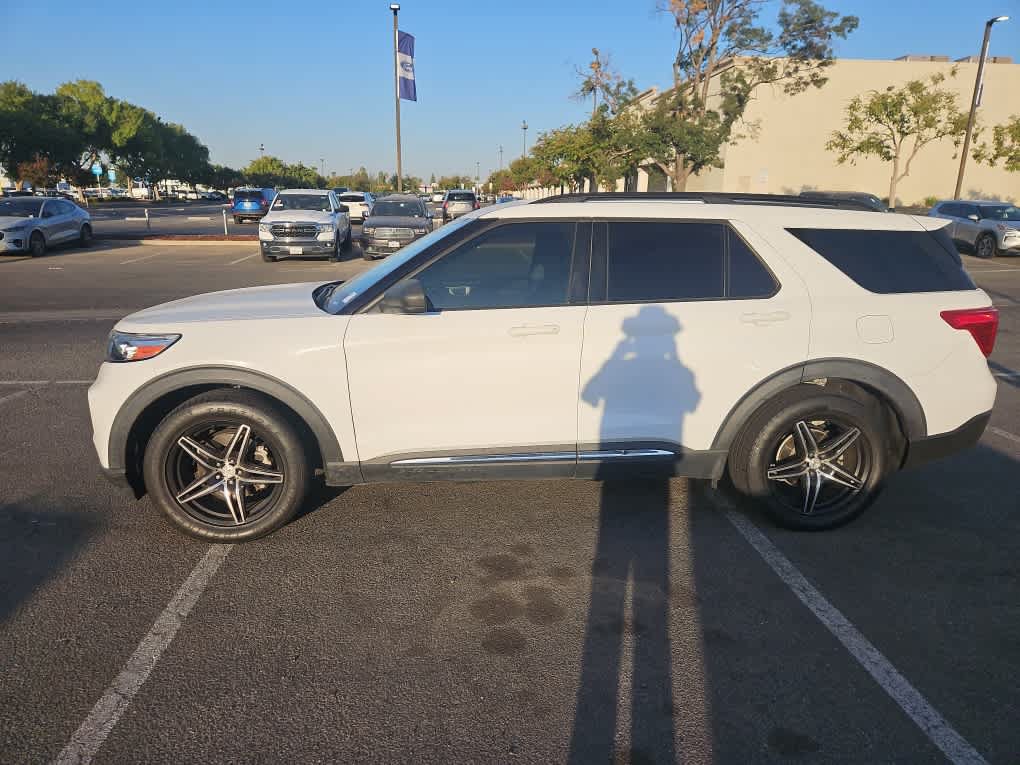 Certified 2021 Ford Explorer XLT RWD image 4
