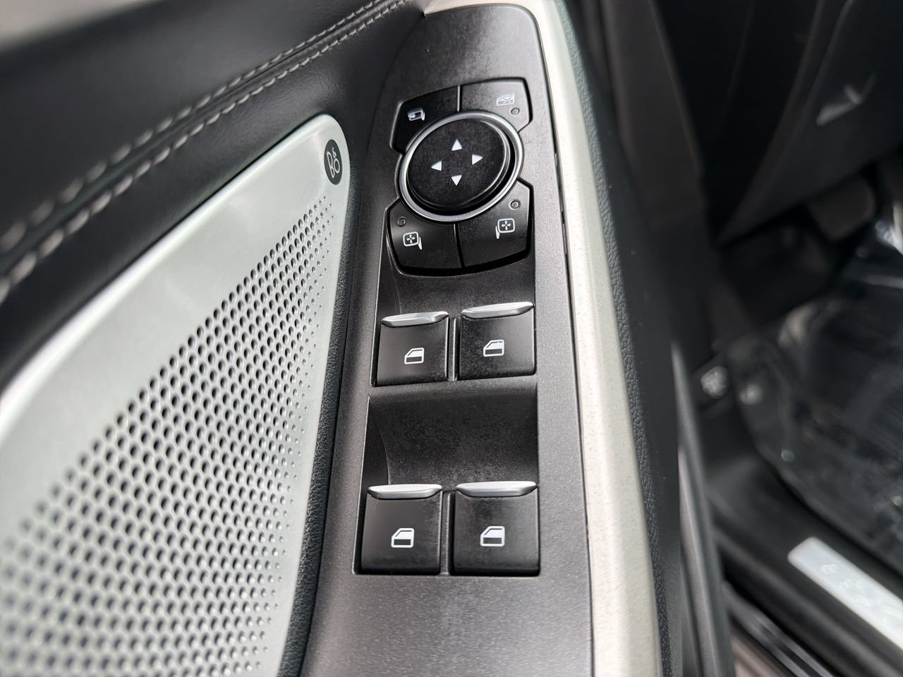 Certified 2023 Ford Explorer Limited w/ Limited Technology Package RWD image 20