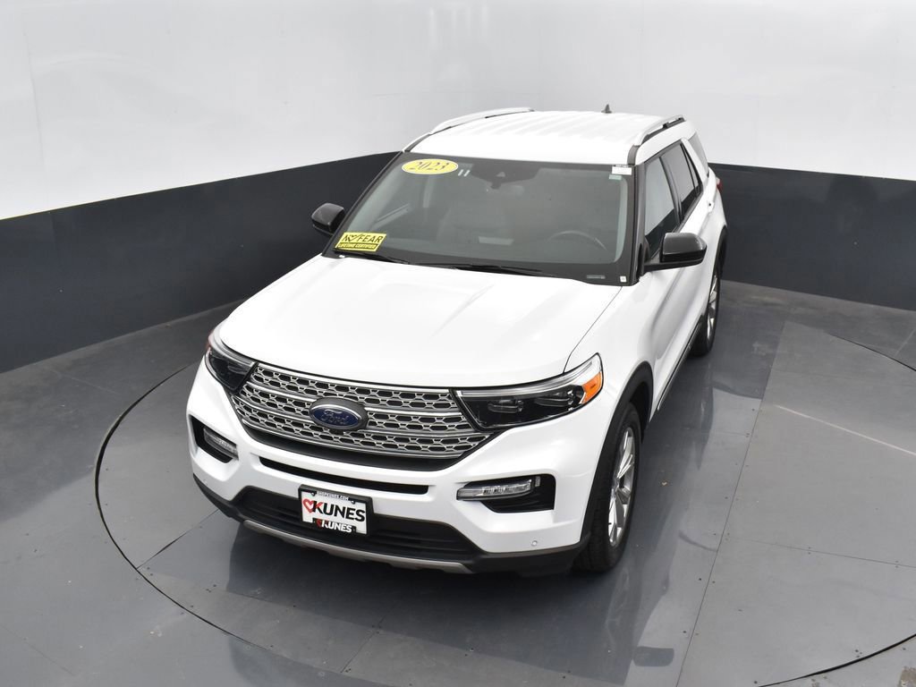 Certified 2023 Ford Explorer Limited image 3
