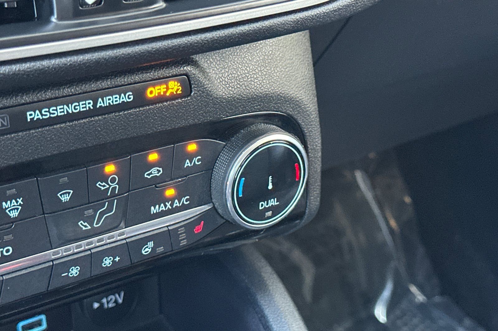 Certified 2022 Ford Escape SEL w/ SEL Stealth AWD Package image 29