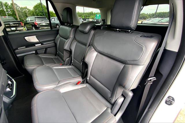 Certified 2025 Ford Expedition Active AWD/4WD image 26