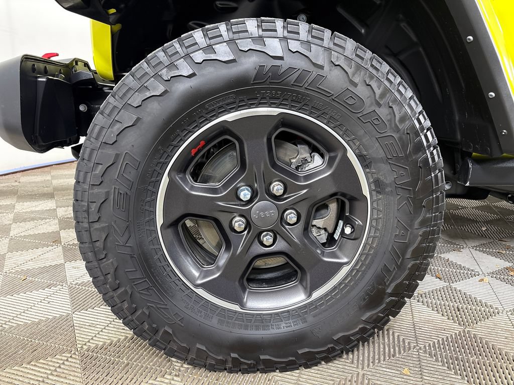 Used 2023 Jeep Gladiator Rubicon w/ Trailer Tow Package AWD/4WD image 9