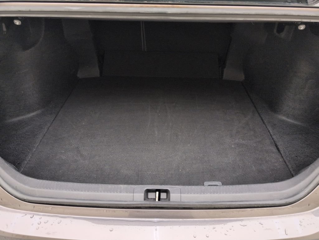 Used 2018 Toyota Camry LE FWD image 28