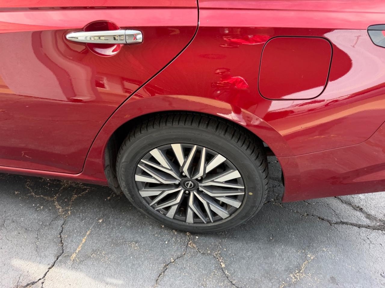 Used 2024 Nissan Altima 2.5 SV FWD image 6