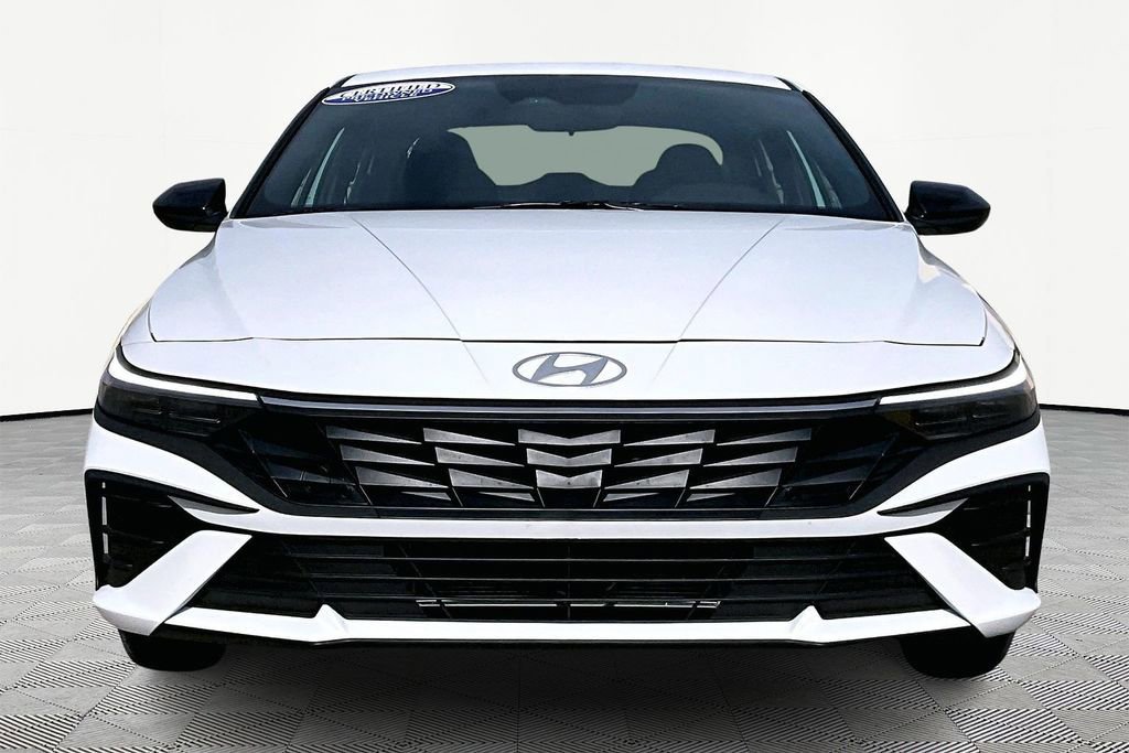 Used 2025 Hyundai Elantra SEL FWD image 5