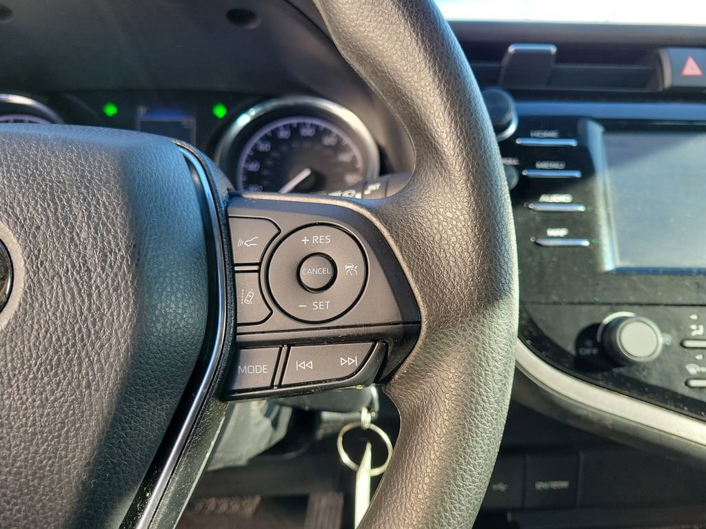 Used 2020 Toyota Camry LE image 24