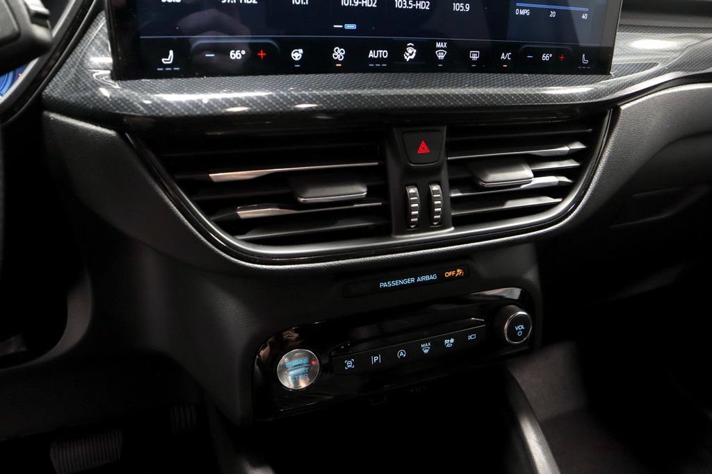 Certified 2025 Ford Escape ST-Line Elite w/ Premium Technology Package AWD/4WD image 34