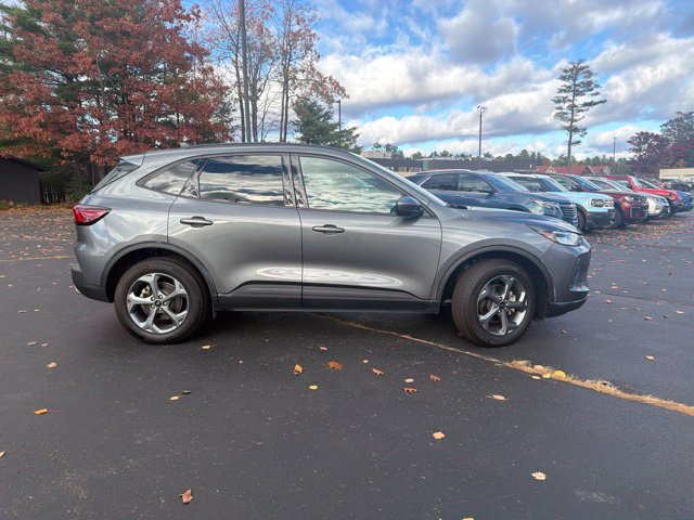 Certified 2025 Ford Escape ST-Line Select AWD/4WD image 11