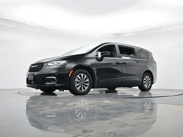 Used 2025 Chrysler Pacifica Select FWD image 36