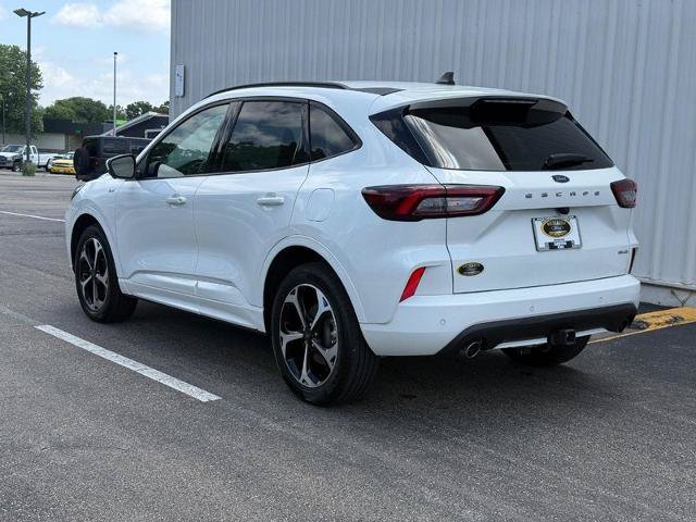 Certified 2023 Ford Escape ST-Line Select w/ Tech Pack #2 AWD/4WD image 4