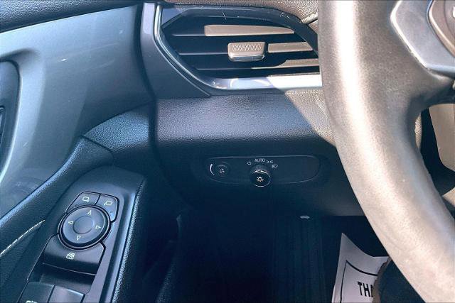 Used 2023 Chevrolet Traverse LT image 36