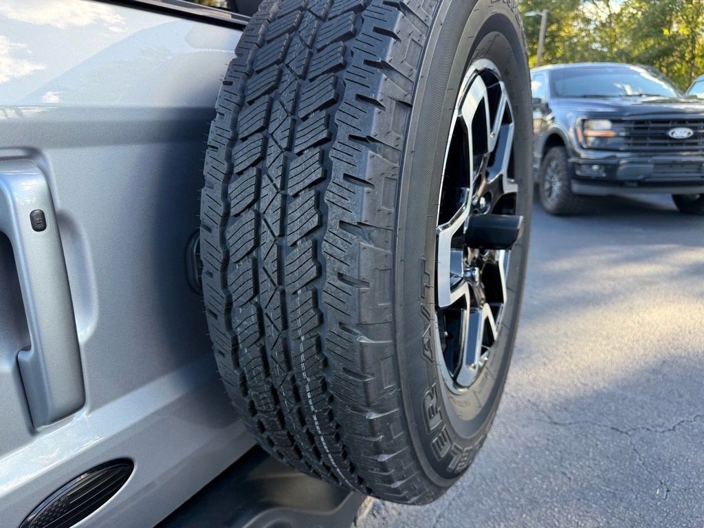Certified 2024 Ford Bronco Outer Banks image 16