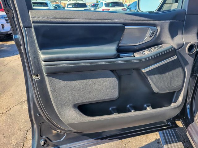 Certified 2025 Ford Expedition Platinum w/ Driver's Package image 25