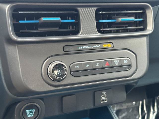Certified 2025 Ford Maverick XLT FWD image 18