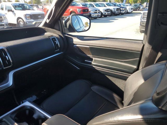 Certified 2025 Ford Expedition Platinum w/ Stealth Performance Package image 18