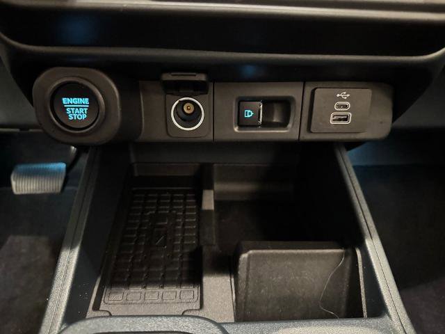 Certified 2025 Ford Maverick Lariat w/ 4K Tow Package image 20