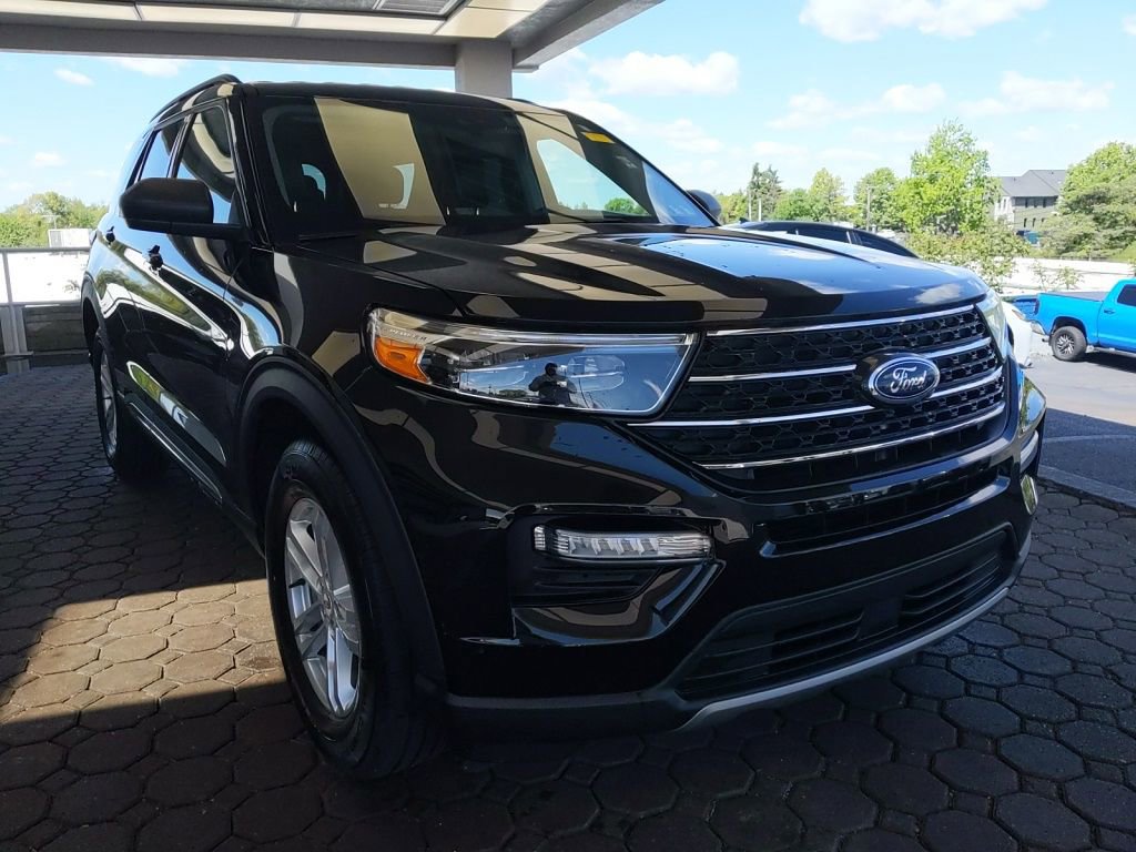 Certified 2023 Ford Explorer XLT w/ Equipment Group 202A AWD/4WD image 4