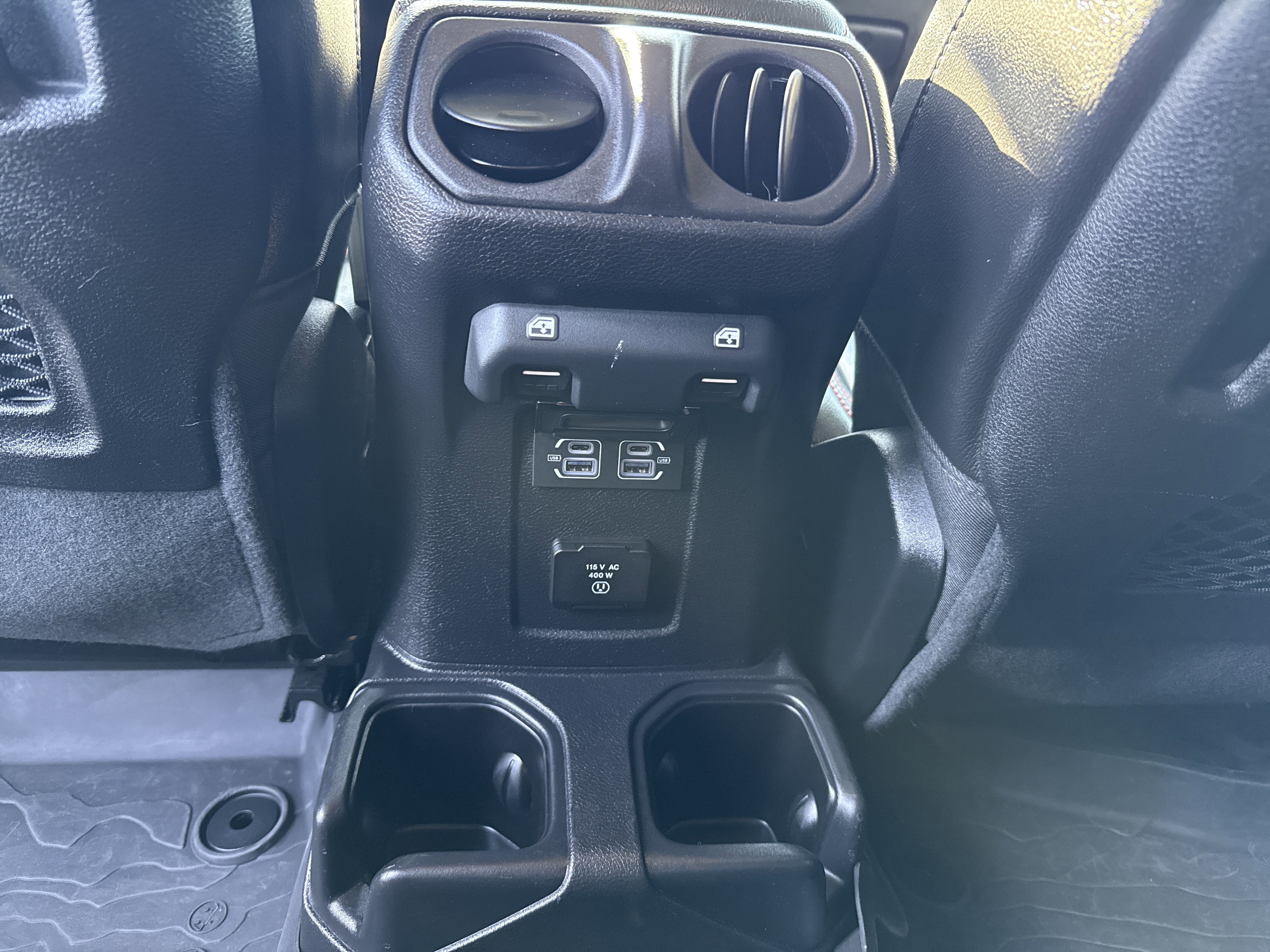 Used 2023 Jeep Gladiator Rubicon w/ Cold Weather Group image 26