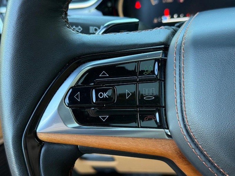 Used 2023 Jeep Grand Cherokee L Summit image 15