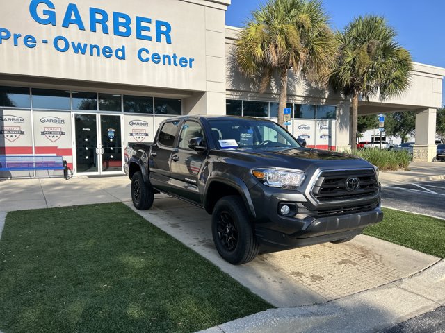 Used 2022 Toyota Tacoma SR5 w/ Technology Package RWD image 2