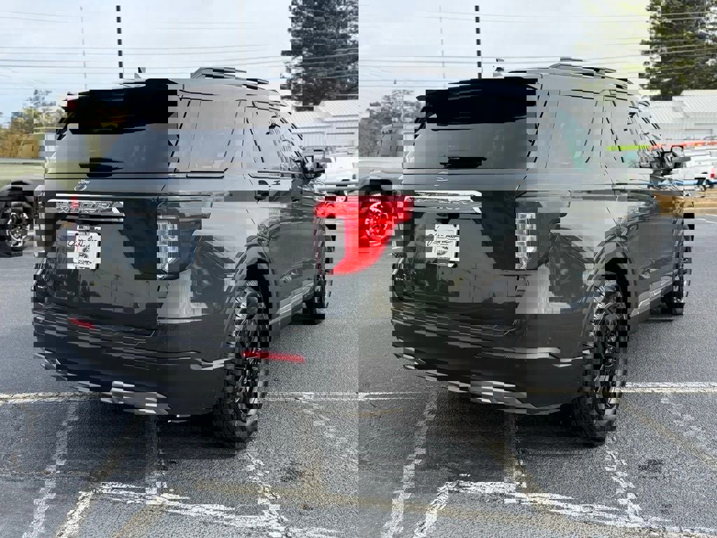 Certified 2023 Ford Explorer XLT w/ Equipment Group 202A image 3