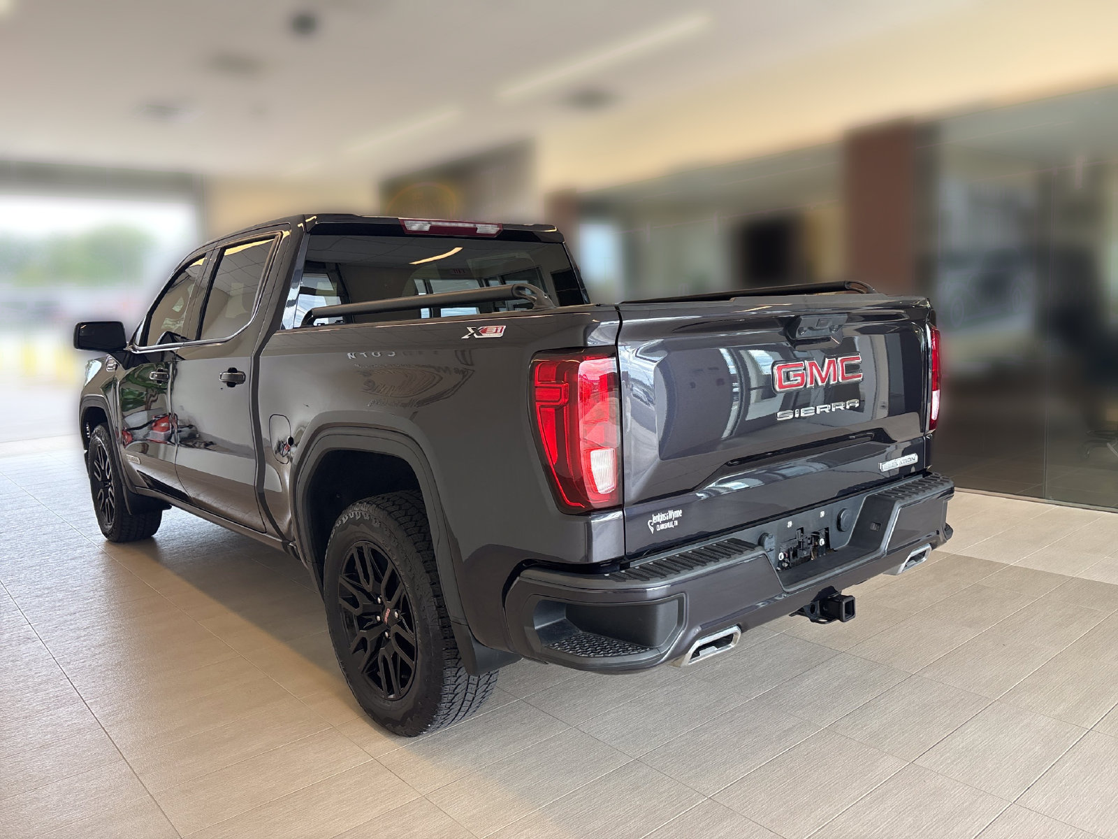 Used 2023 GMC Sierra 1500 Elevation AWD/4WD image 3
