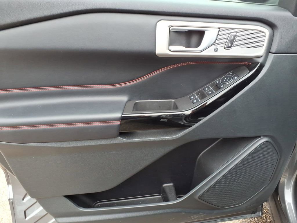 Certified 2023 Ford Explorer ST-Line w/ Class IV Trailer Tow Package image 15