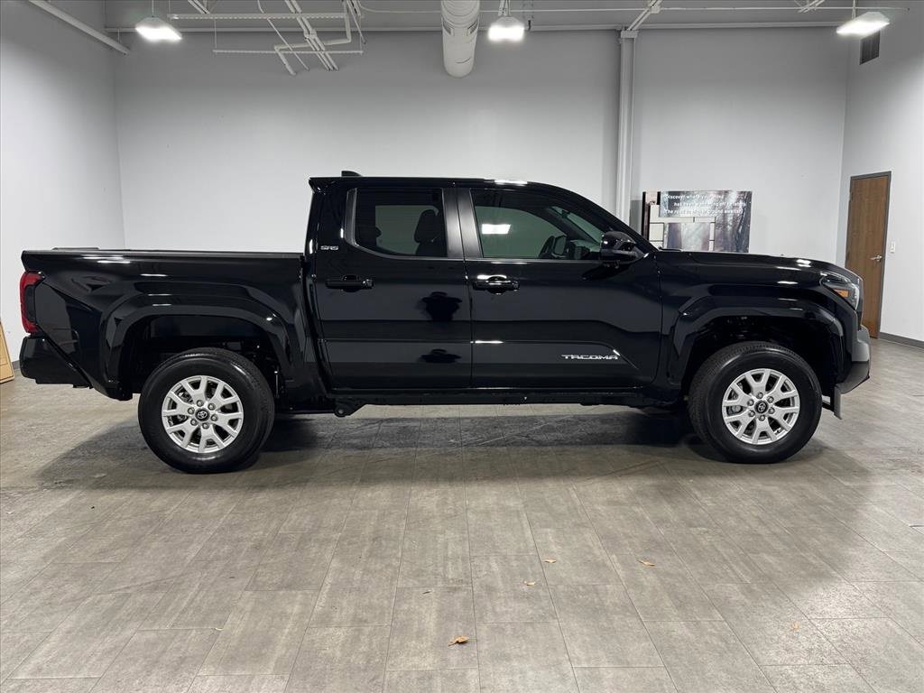 Used 2024 Toyota Tacoma SR5 image 3