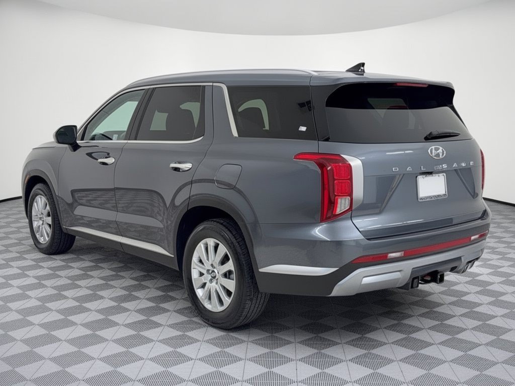 Used 2025 Hyundai Palisade SEL FWD image 3