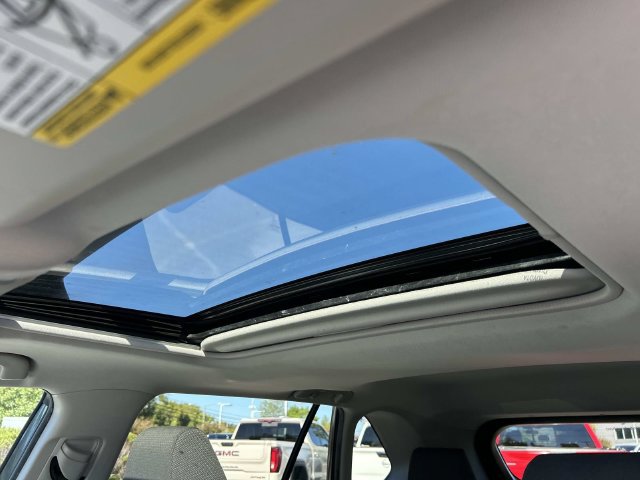 Used 2021 Toyota RAV4 XLE w/ Convenience Package FWD image 33