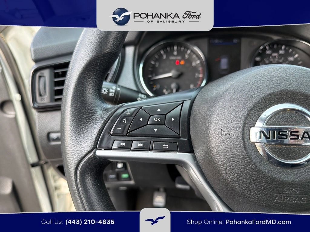 Used 2018 Nissan Rogue SV FWD image 15