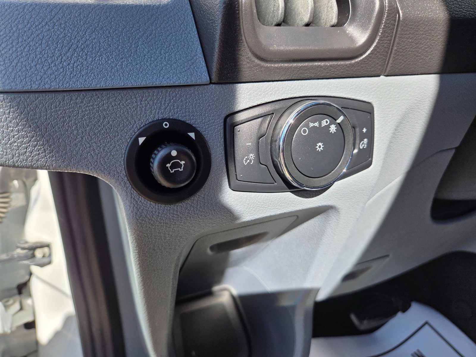 Certified 2018 Ford Transit 350 XLT image 21