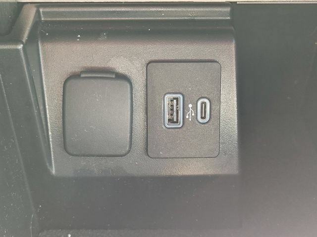 Certified 2023 Ford Explorer XLT RWD image 25