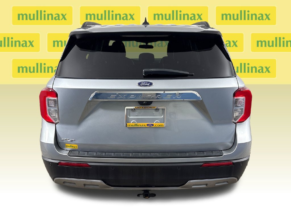 Certified 2024 Ford Explorer XLT w/ Equipment Group 202A RWD image 8