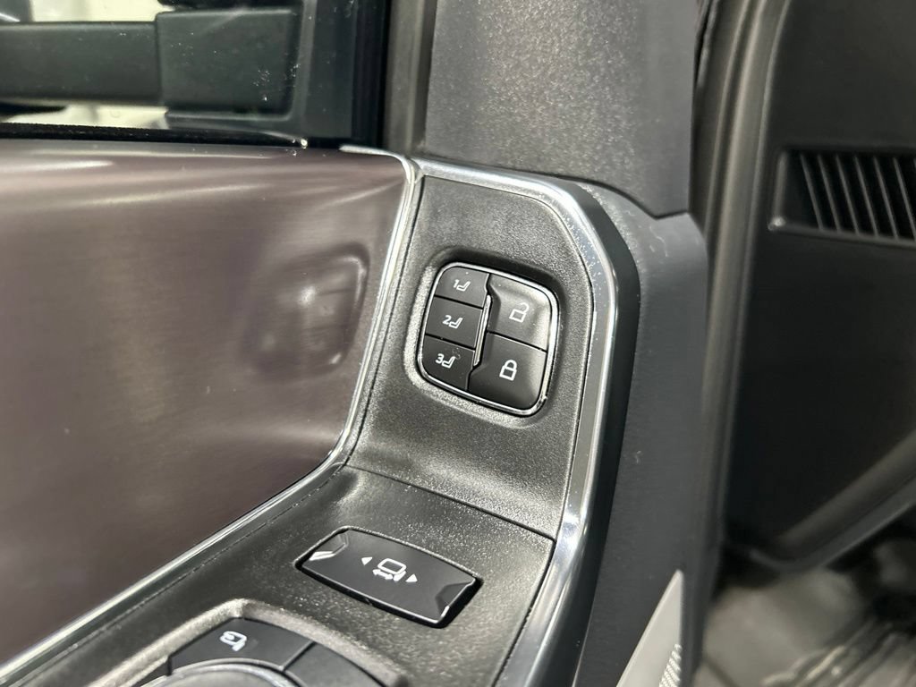 Certified 2026 Ford F350 Platinum AWD/4WD image 16