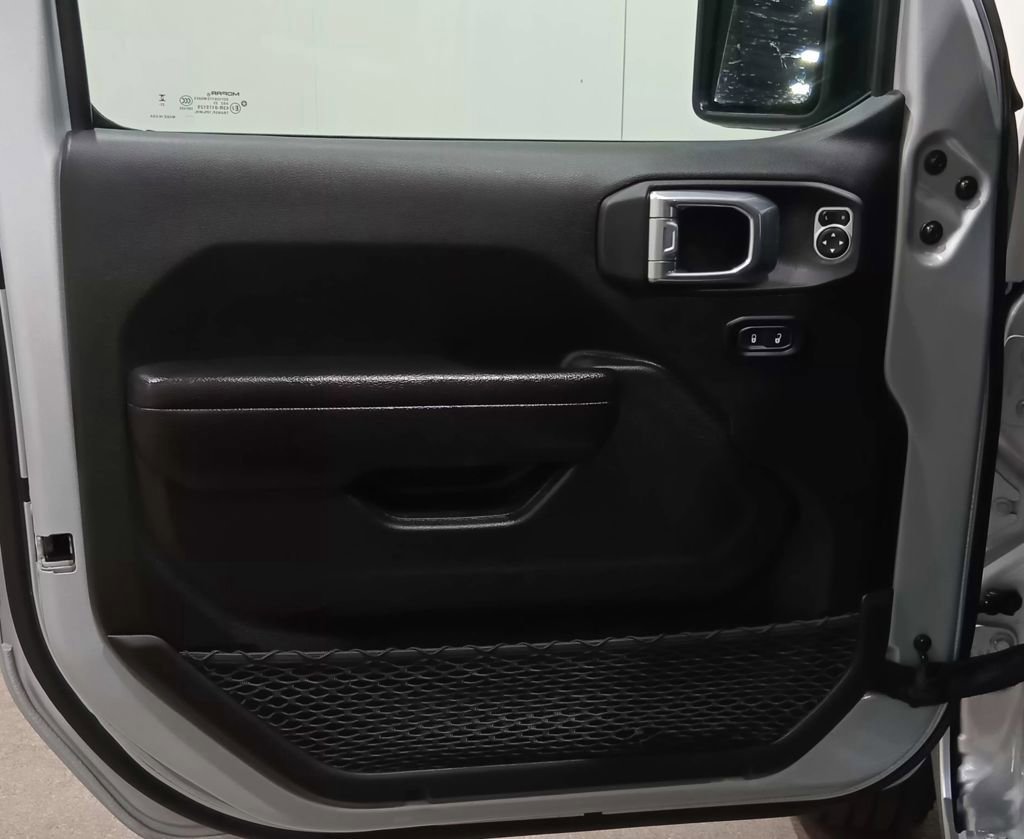 Used 2024 Jeep Wrangler Sport S image 17