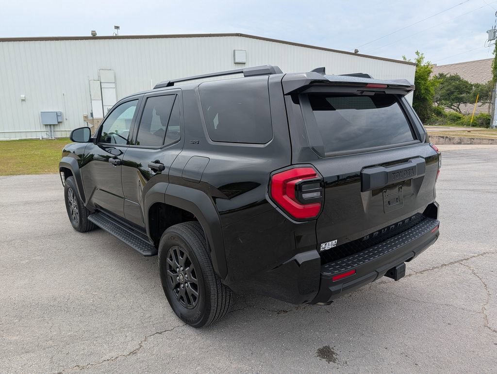 Used 2025 Toyota 4Runner SR5 AWD/4WD image 4
