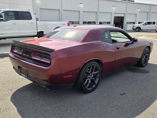 Used 2022 Dodge Challenger R/T w/ Blacktop Package RWD image 5