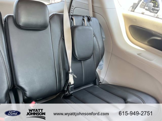Used 2023 Chrysler Pacifica Touring-L image 24