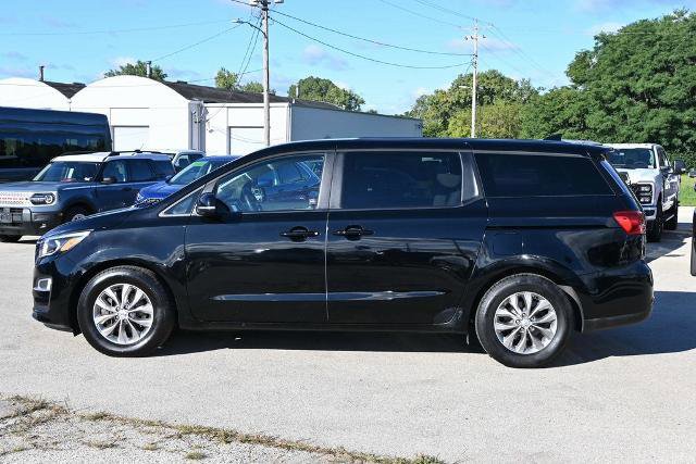 Used 2021 Kia Sedona LX image 2